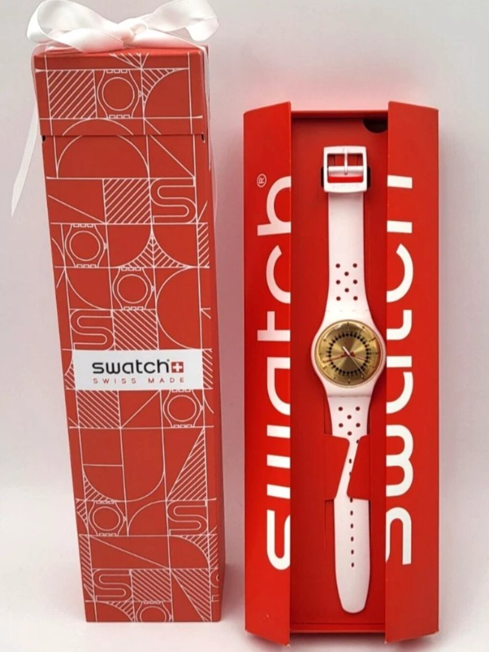 Swatch GENERATION 31 SUOW400 Gold Dial White Swiss Quartz Watch 41mm